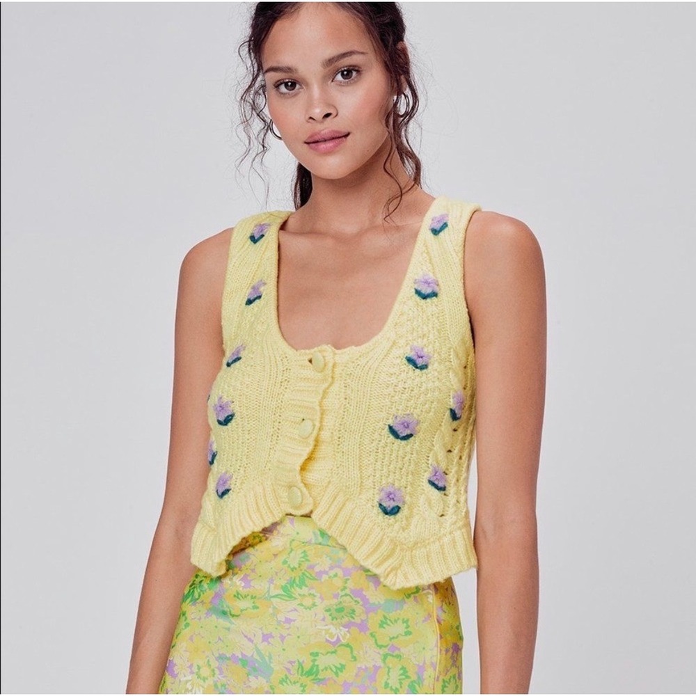 For Love & Lemons Savannah Sweater Vest Yellow Floral Cable Knit XS KSP20T101